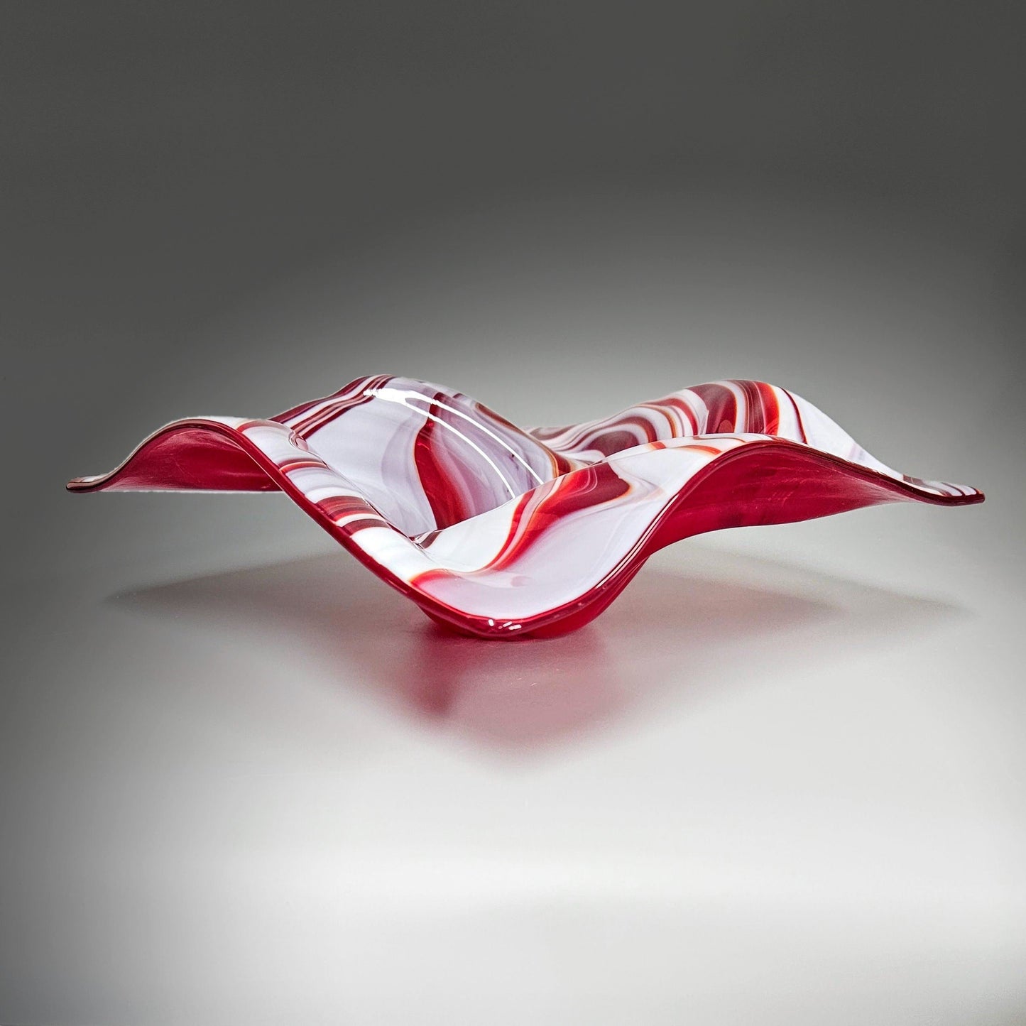 Glass Wave Bowl in Red and White